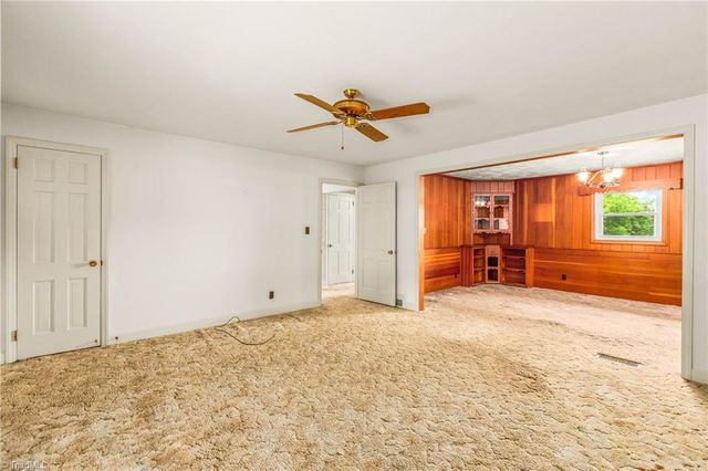 5500 Rozianna Drive, Winston-salem, NC 27106