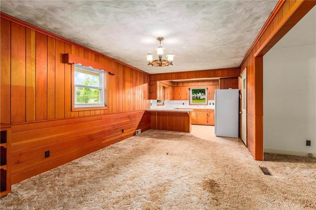 5500 Rozianna Drive, Winston-salem, NC 27106