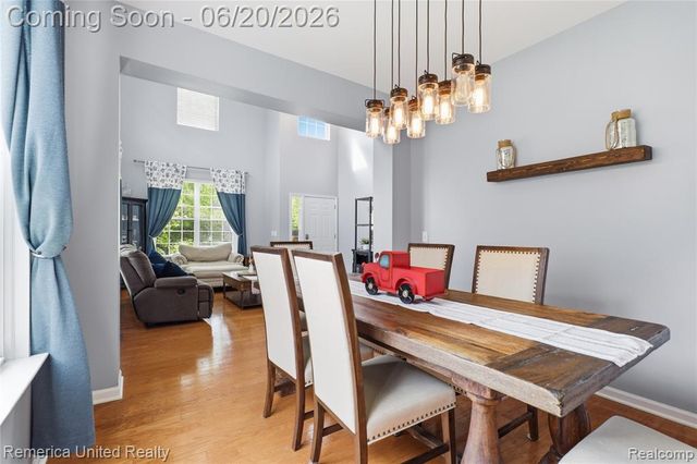 1842 Autumn Glen Drive, Howell, MI 48843