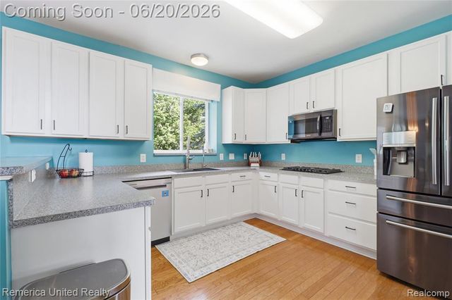1842 Autumn Glen Drive, Howell, MI 48843