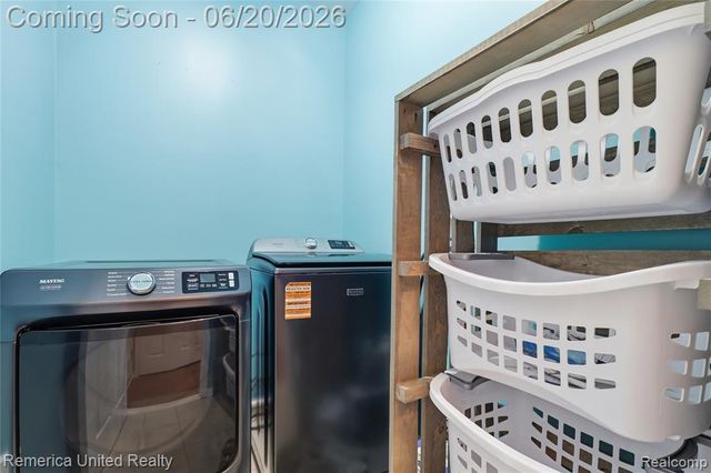 1842 Autumn Glen Drive, Howell, MI 48843
