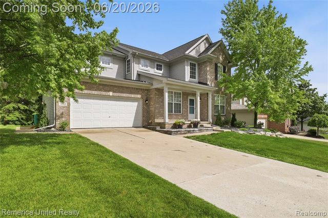1842 Autumn Glen Drive, Howell, MI 48843