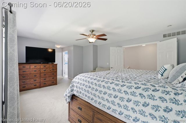 1842 Autumn Glen Drive, Howell, MI 48843