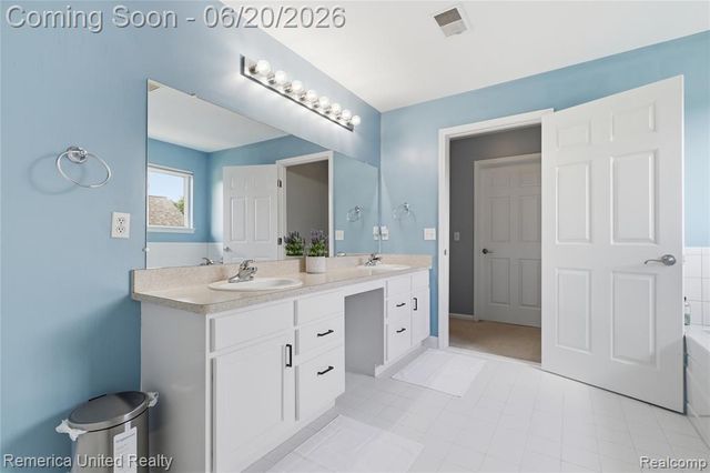 1842 Autumn Glen Drive, Howell, MI 48843