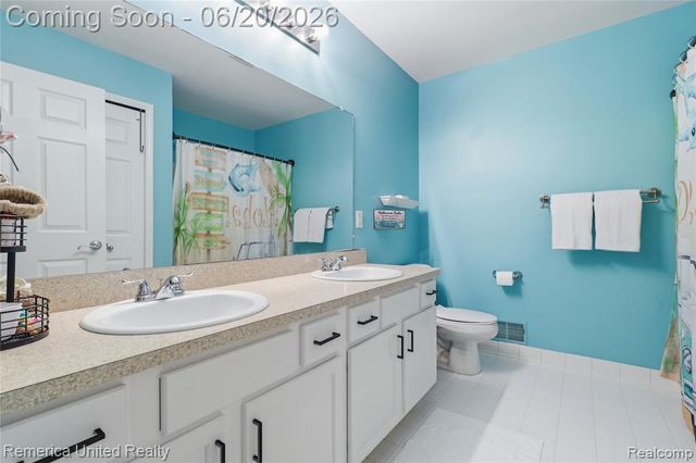 1842 Autumn Glen Drive, Howell, MI 48843