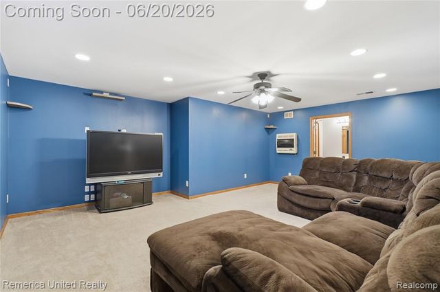 1842 Autumn Glen Drive, Howell, MI 48843