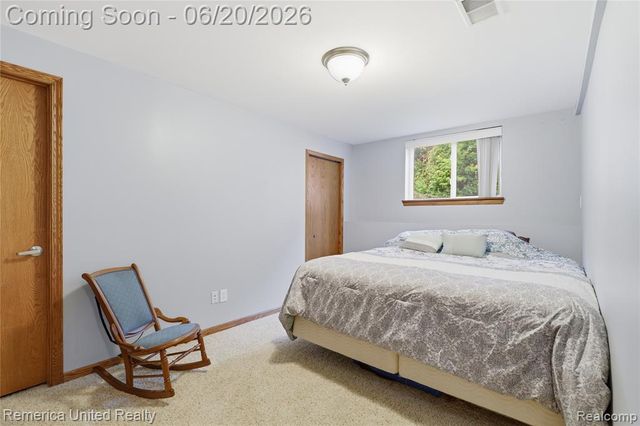 1842 Autumn Glen Drive, Howell, MI 48843