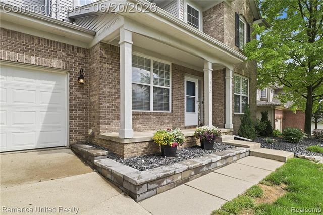 1842 Autumn Glen Drive, Howell, MI 48843