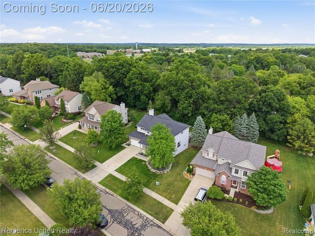 1842 Autumn Glen Drive, Howell, MI 48843
