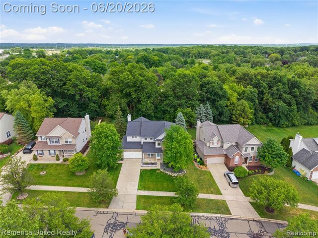 1842 Autumn Glen Drive, Howell, MI 48843