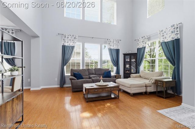 1842 Autumn Glen Drive, Howell, MI 48843