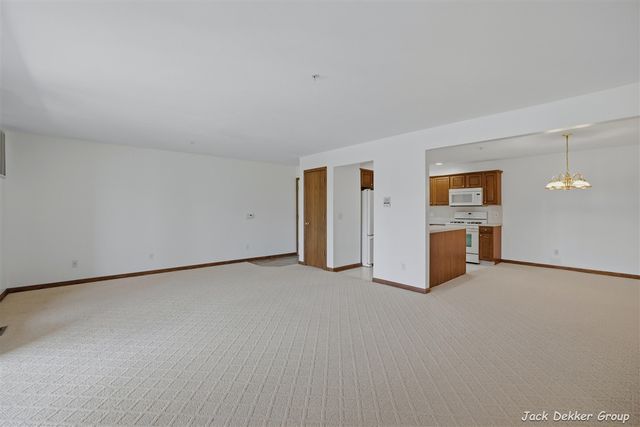 3153 E Crystal Waters Drive 2, Holland, MI 49424