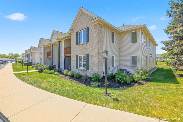 3153 E Crystal Waters Drive 2, Holland, MI 49424