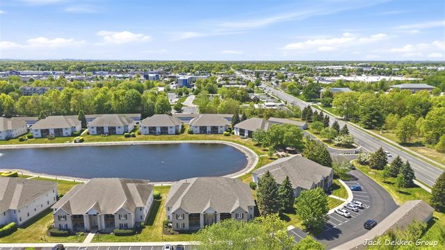 3153 E Crystal Waters Drive 2, Holland, MI 49424
