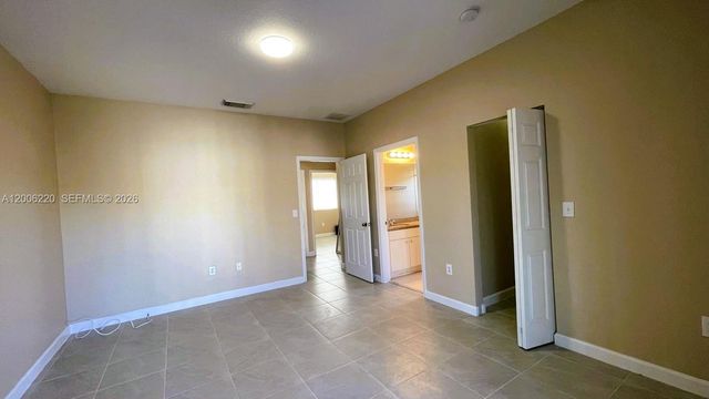 390 NE 35th Ave, Homestead, FL 33033