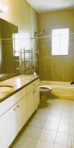 390 NE 35th Ave, Homestead, FL 33033