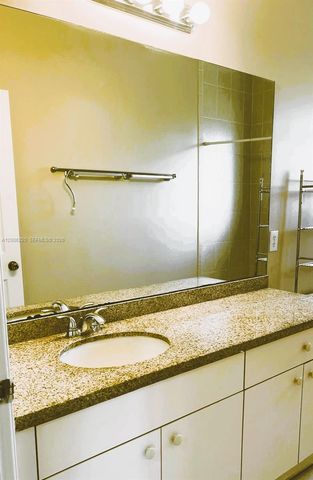 390 NE 35th Ave, Homestead, FL 33033