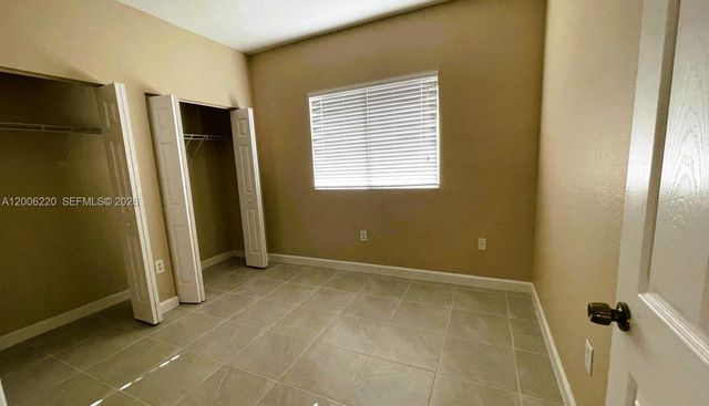 390 NE 35th Ave, Homestead, FL 33033