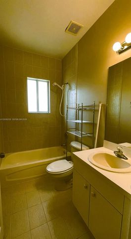 390 NE 35th Ave, Homestead, FL 33033