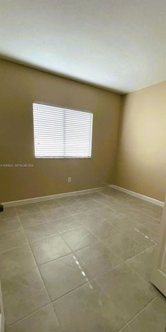 390 NE 35th Ave, Homestead, FL 33033