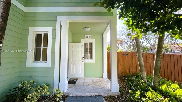 390 NE 35th Ave, Homestead, FL 33033