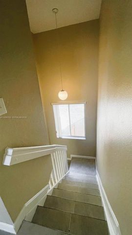 390 NE 35th Ave, Homestead, FL 33033