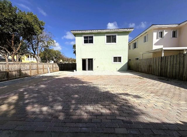 390 NE 35th Ave, Homestead, FL 33033