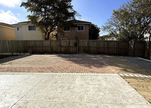 390 NE 35th Ave, Homestead, FL 33033