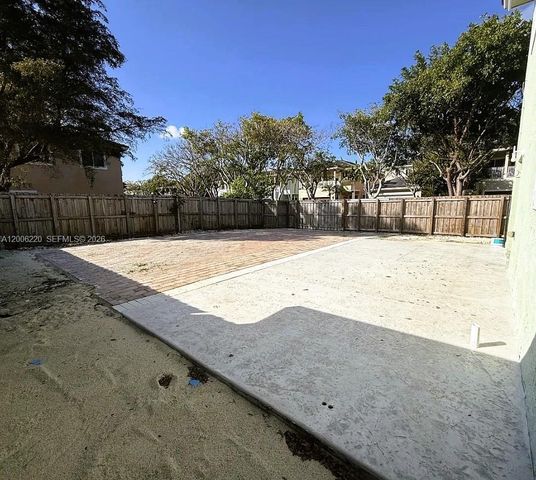 390 NE 35th Ave, Homestead, FL 33033