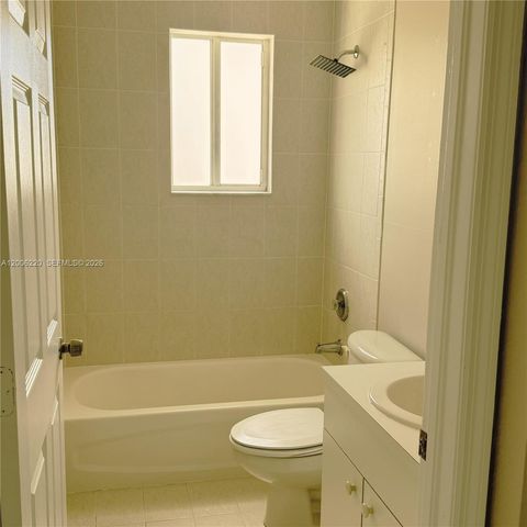 390 NE 35th Ave, Homestead, FL 33033