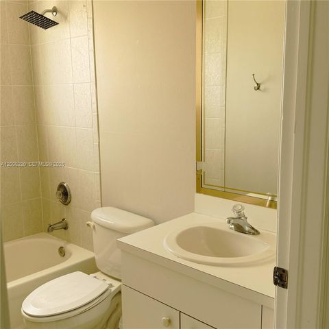 390 NE 35th Ave, Homestead, FL 33033