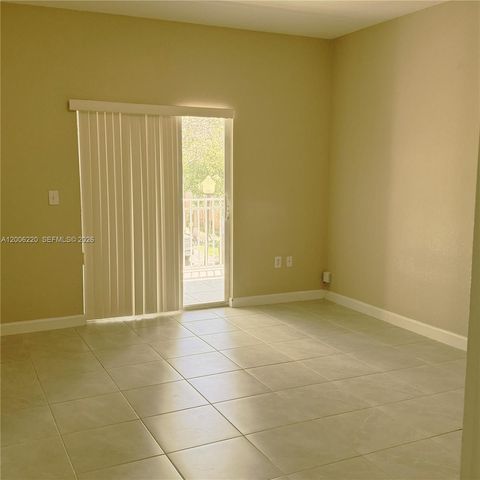 390 NE 35th Ave, Homestead, FL 33033