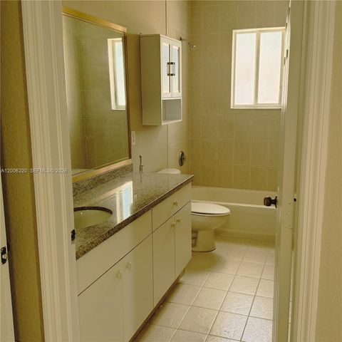 390 NE 35th Ave, Homestead, FL 33033