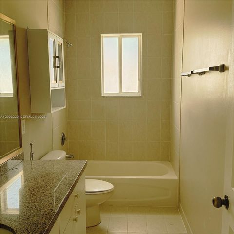 390 NE 35th Ave, Homestead, FL 33033