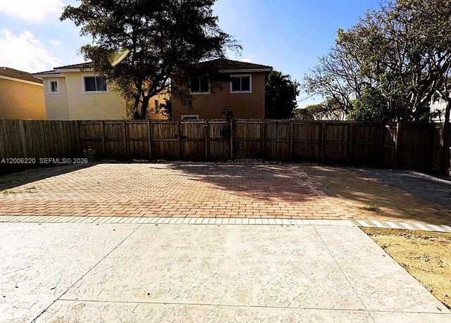 390 NE 35th Ave, Homestead, FL 33033