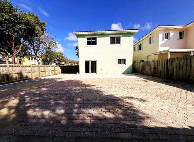 390 NE 35th Ave, Homestead, FL 33033
