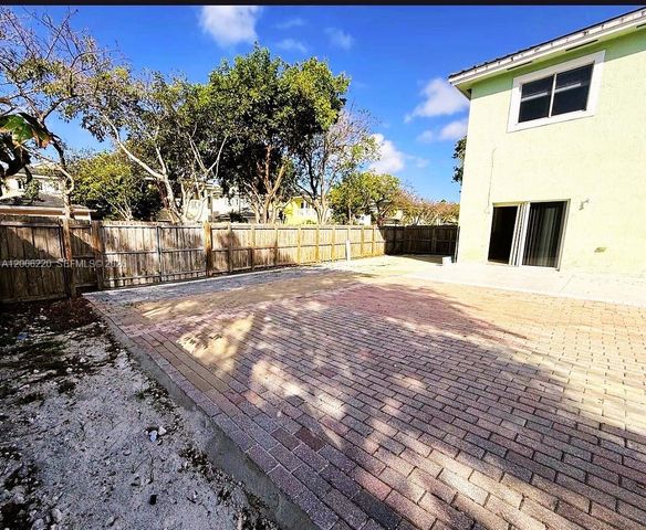 390 NE 35th Ave, Homestead, FL 33033