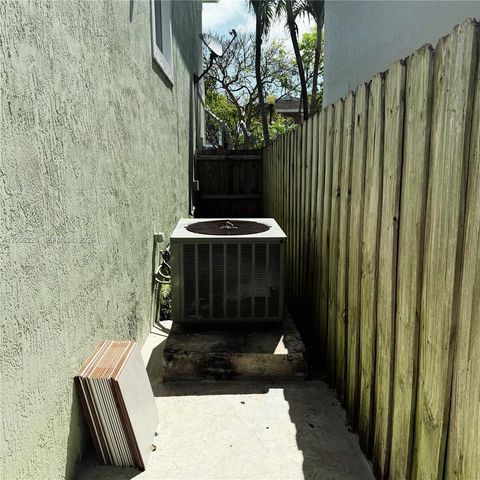 390 NE 35th Ave, Homestead, FL 33033
