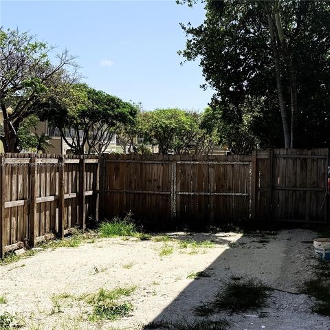 390 NE 35th Ave, Homestead, FL 33033