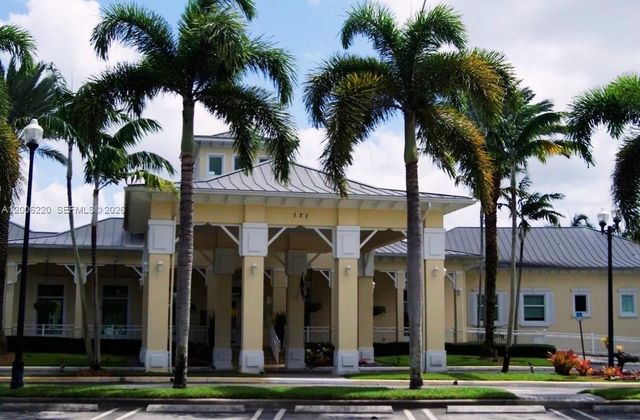 390 NE 35th Ave, Homestead, FL 33033