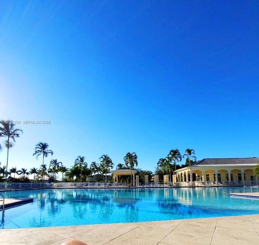 390 NE 35th Ave, Homestead, FL 33033