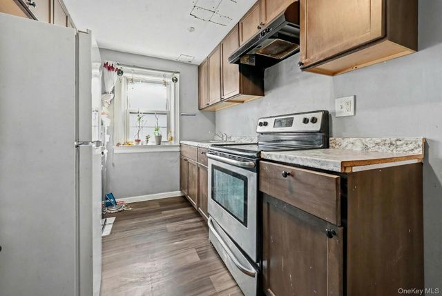 8311 Little Neck Parkway, Glen Oaks, NY 11004