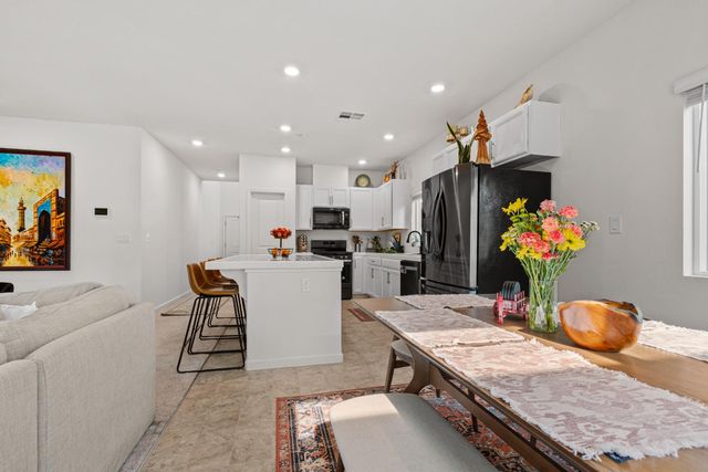 3876 Sunsetparke Way, Sacramento, CA 95834