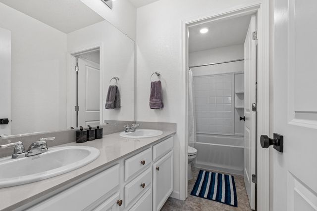 3876 Sunsetparke Way, Sacramento, CA 95834