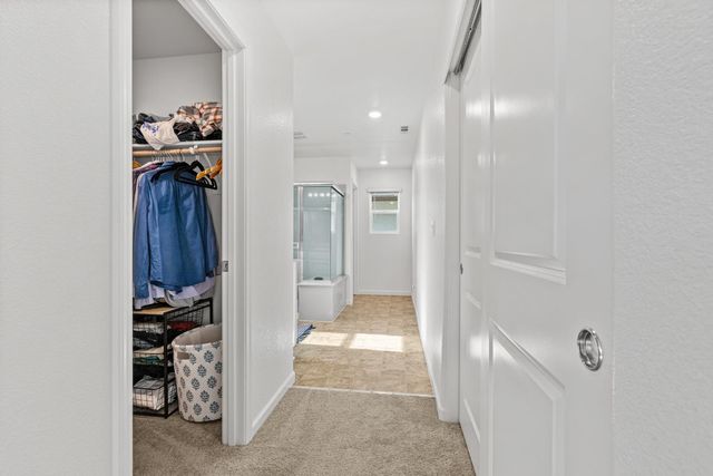 3876 Sunsetparke Way, Sacramento, CA 95834