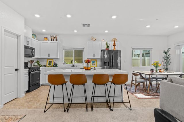 3876 Sunsetparke Way, Sacramento, CA 95834