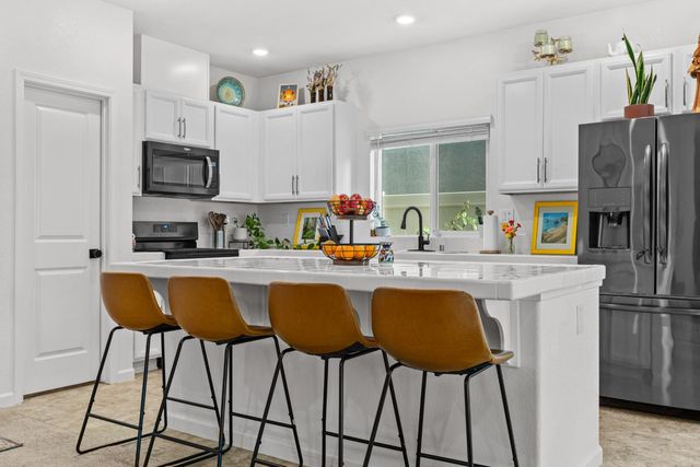 3876 Sunsetparke Way, Sacramento, CA 95834