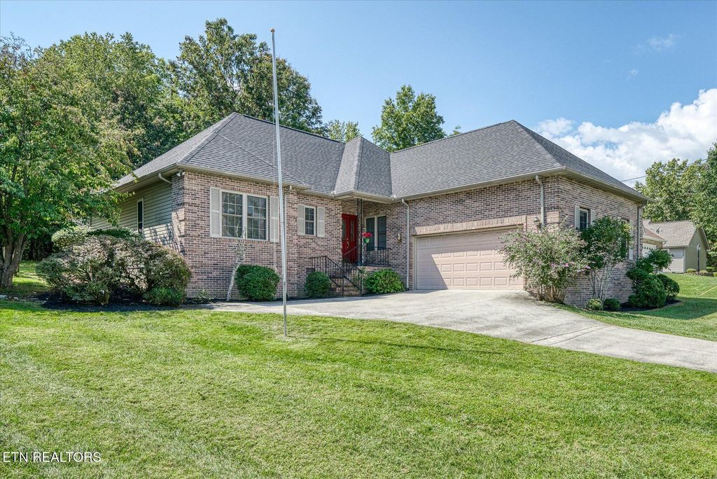145 Forest Hill Drive, Crossville, TN 38558