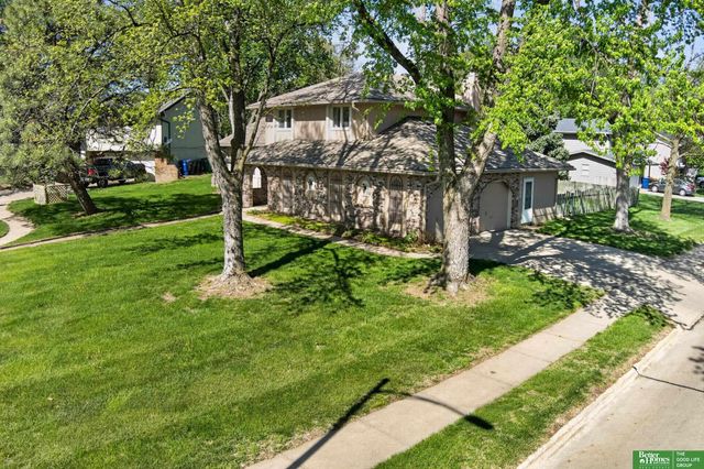 6617 S 75th Circle, Ralston, NE 68127