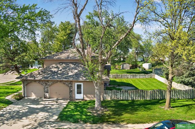 6617 S 75th Circle, Ralston, NE 68127